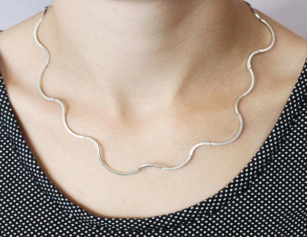 9. Collier Waves / Silber